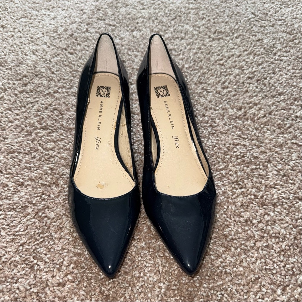 Anne Klein Akisana iFlex Navy patent leather pumps 7M - NWOT